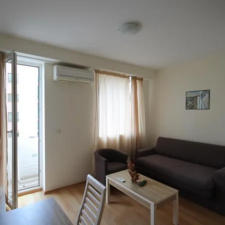 Arendoo In Perla סאני ביץ'